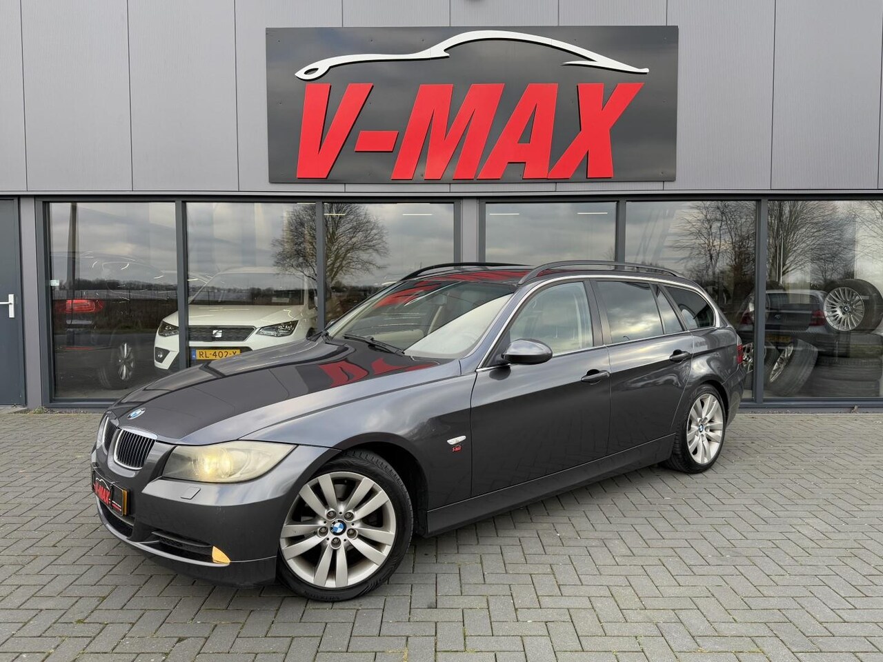 BMW 3-serie Touring - 325i Touring AUT Executive Leder Carplay Xenon - AutoWereld.nl