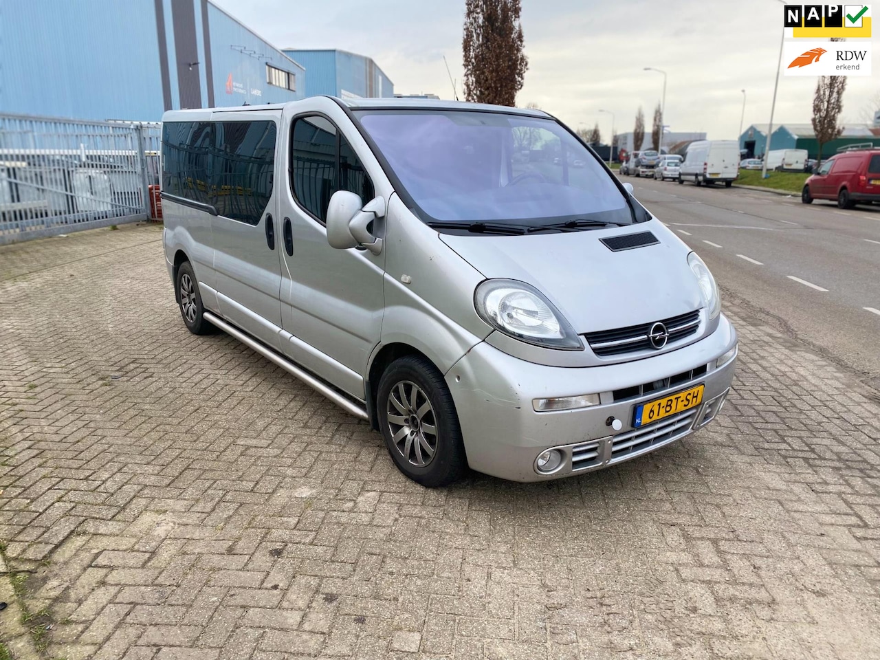 Opel Vivaro - 2.5 CDTI L2H1DC Cosmo 2.5 CDTI L2H1DC Cosmo Airco !!! - AutoWereld.nl