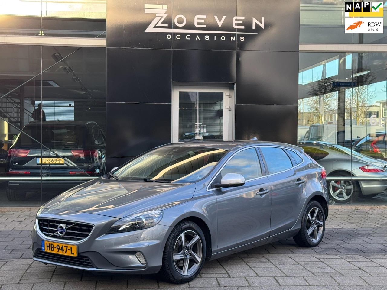 Volvo V40 - 2.0 D2 R-Design Business 2.0 D2 R-Design Business - AutoWereld.nl