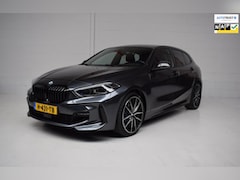 BMW 1-serie - 118i AUT M-SPORT ORG.NED / NAP / LEER / CARPLAY / SFEERVERLICHTING / LED / SHADOWLINE / DA