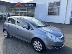 Opel Corsa - 1.4-16V Enjoy met Parkeersensoren en Airco