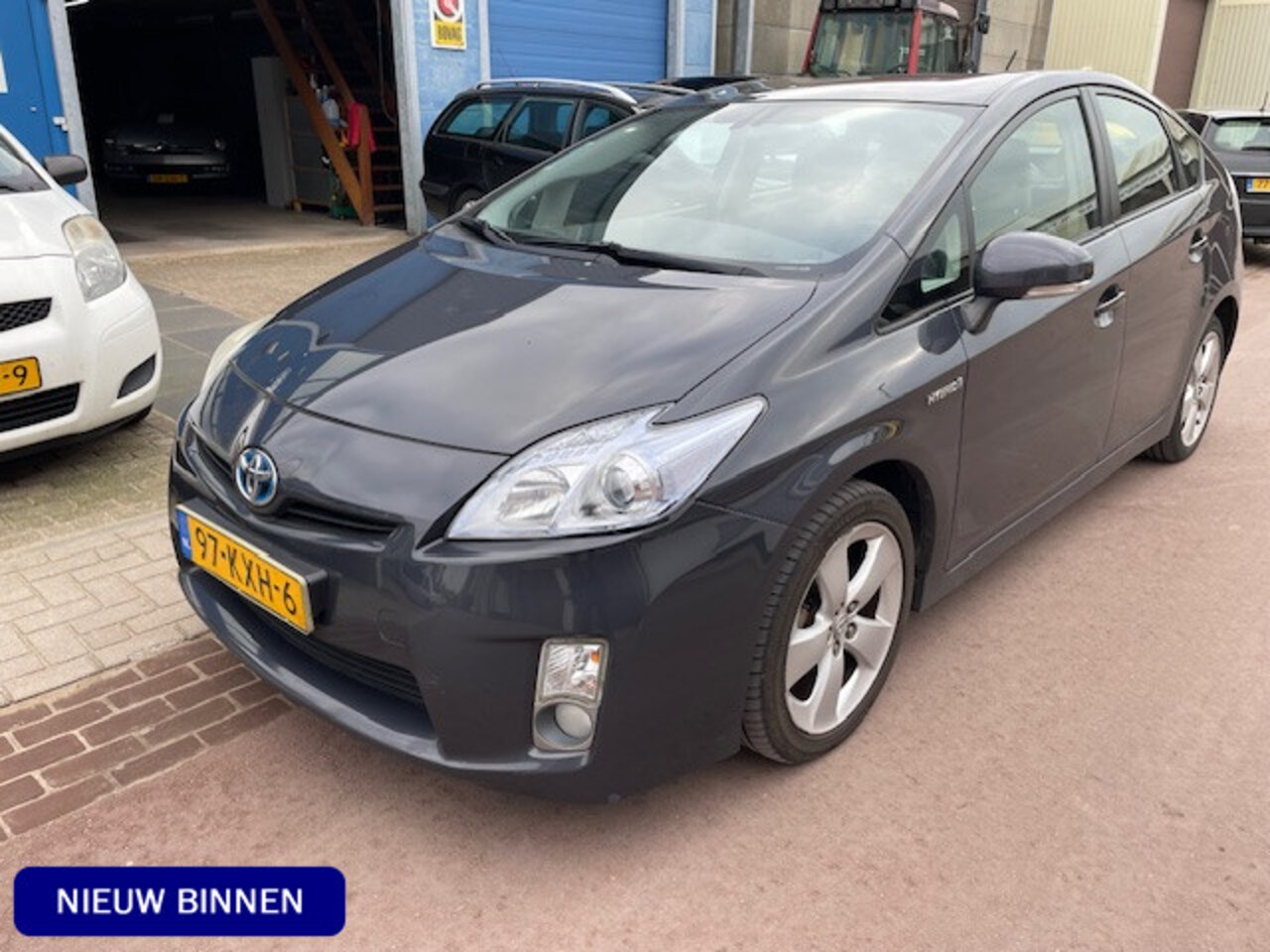 Toyota Prius - 1.8 Aspiration 276.737km NAP - Navigatie 17" LMV Prima auto van de 2e eigenaar met de boek - AutoWereld.nl