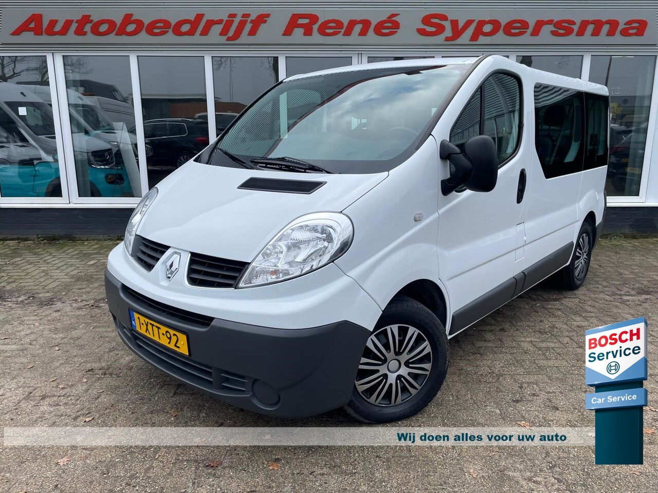 Renault Trafic Passenger - 2.0 dCi T27 L1H1 Expression Eco 9-Persoons | Airco | 6-versnellingen - AutoWereld.nl