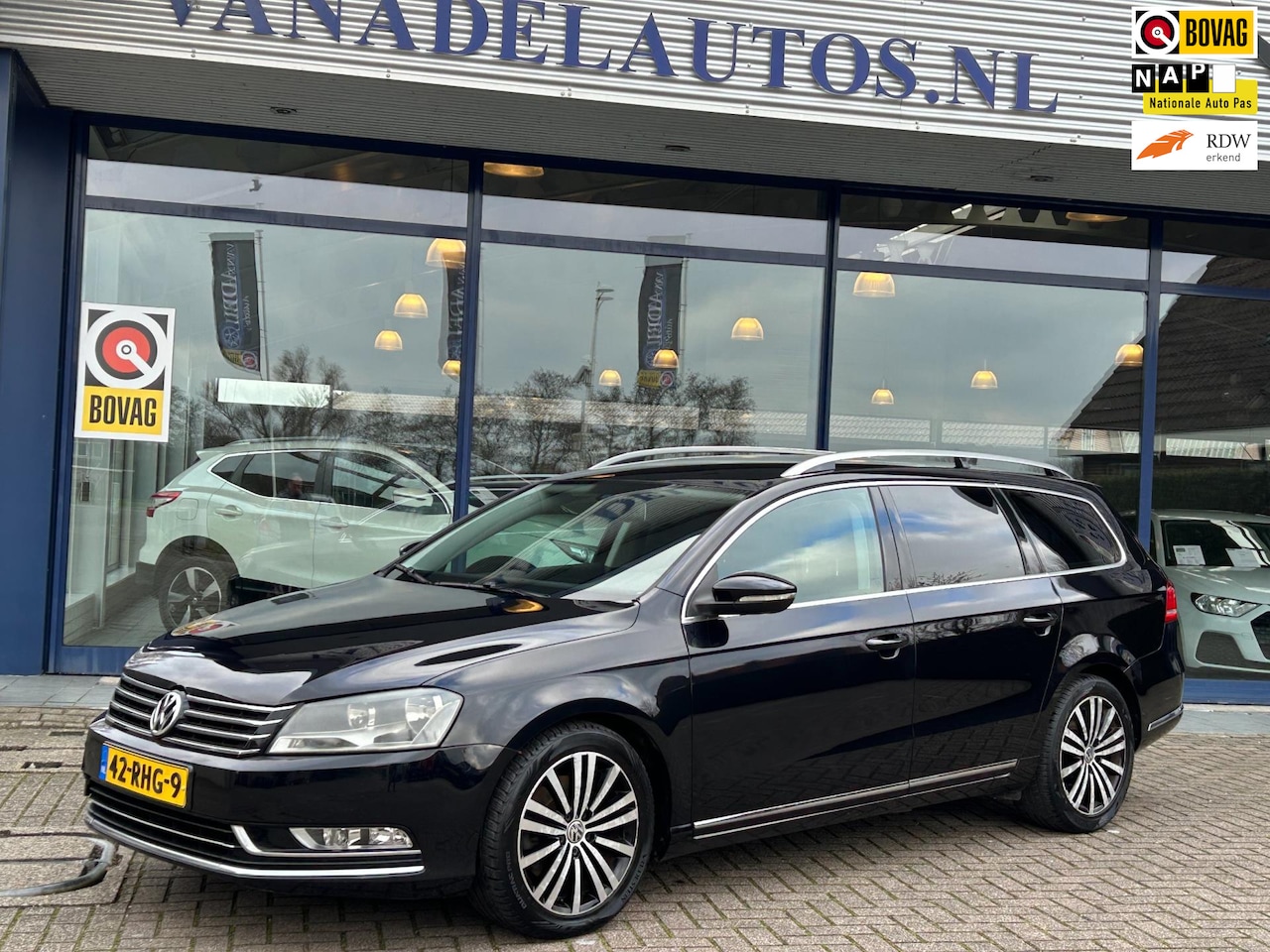 Volkswagen Passat Variant - 1.4 TSI Highline BlueMotion Navi Clima Cruise Stoelverw. Alcantara NAP NL-Auto Dealeronder - AutoWereld.nl