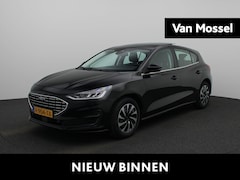 Ford Focus - 1.0 EcoBoost Hybrid Titanium | Panorama dak | Navigatie | Climate control | Parkeer sensor