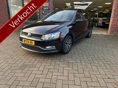 Volkswagen Polo - 1.0 Allstar/ 5DRS/ NAVI/ PDC voor en achter