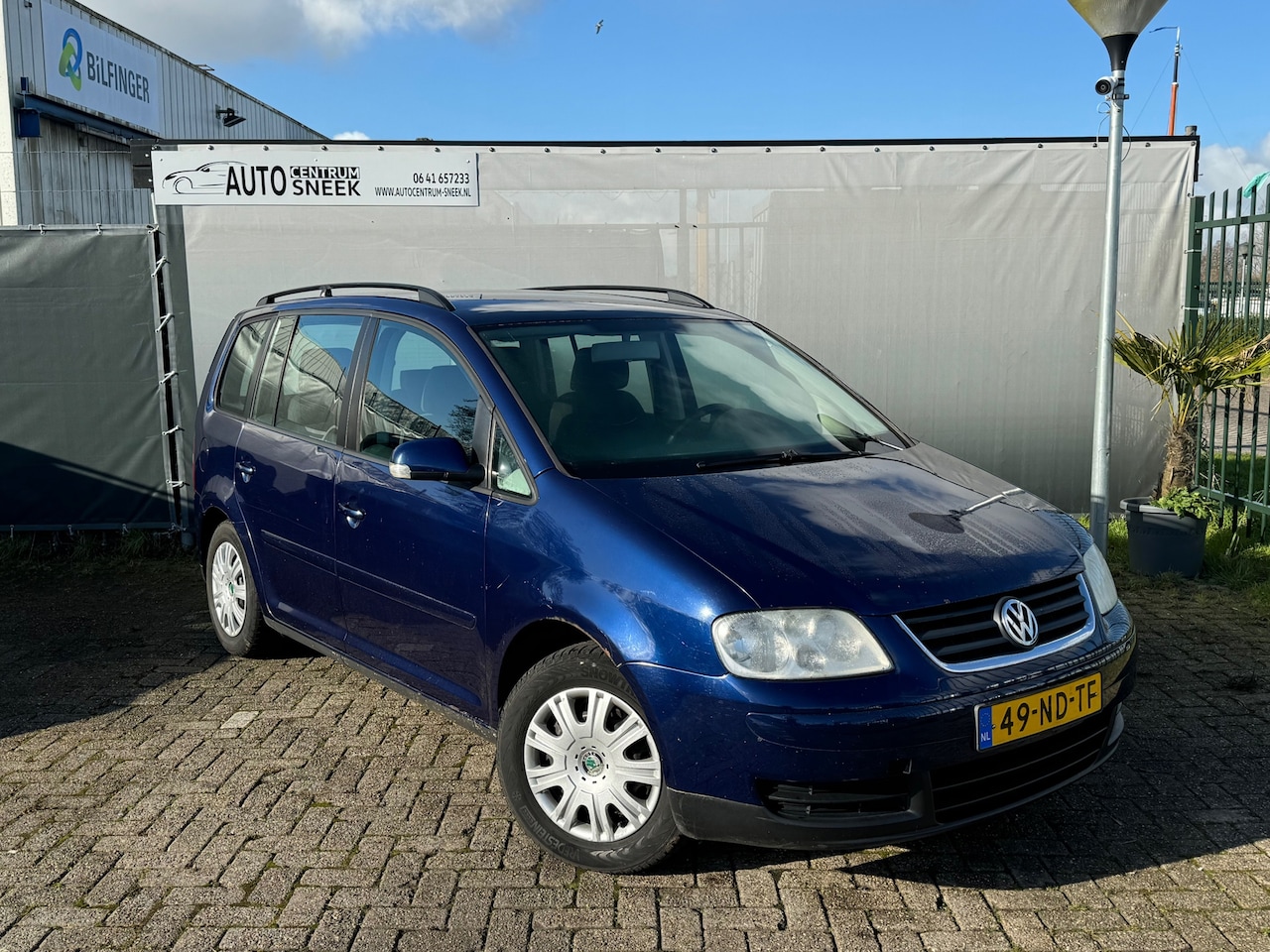 Volkswagen Touran - 1.6-16V FSI Trendline - Airco - Cruise - APK 09-25 - AutoWereld.nl