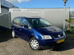 Volkswagen Touran - 1.6-16V FSI Trendline - Airco - Cruise - APK 09-25