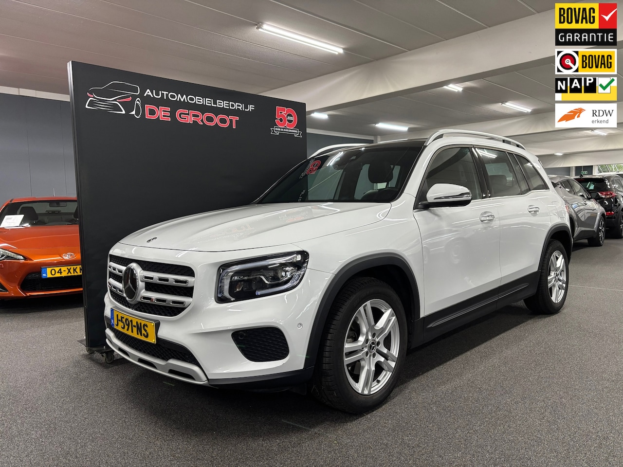 Mercedes-Benz GLB - 200 Premium Plus / NL-auto, Automaat, Pano, Camera - AutoWereld.nl