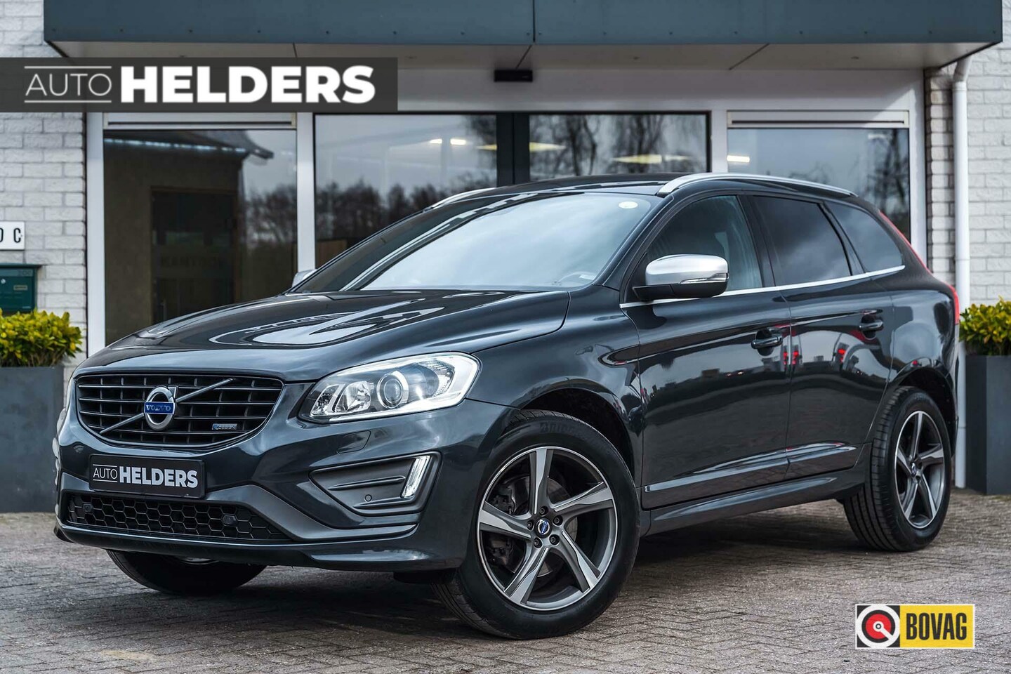 Volvo XC60 - 2.4 D4 R-Design Panorama 20' Trekhaak - AutoWereld.nl