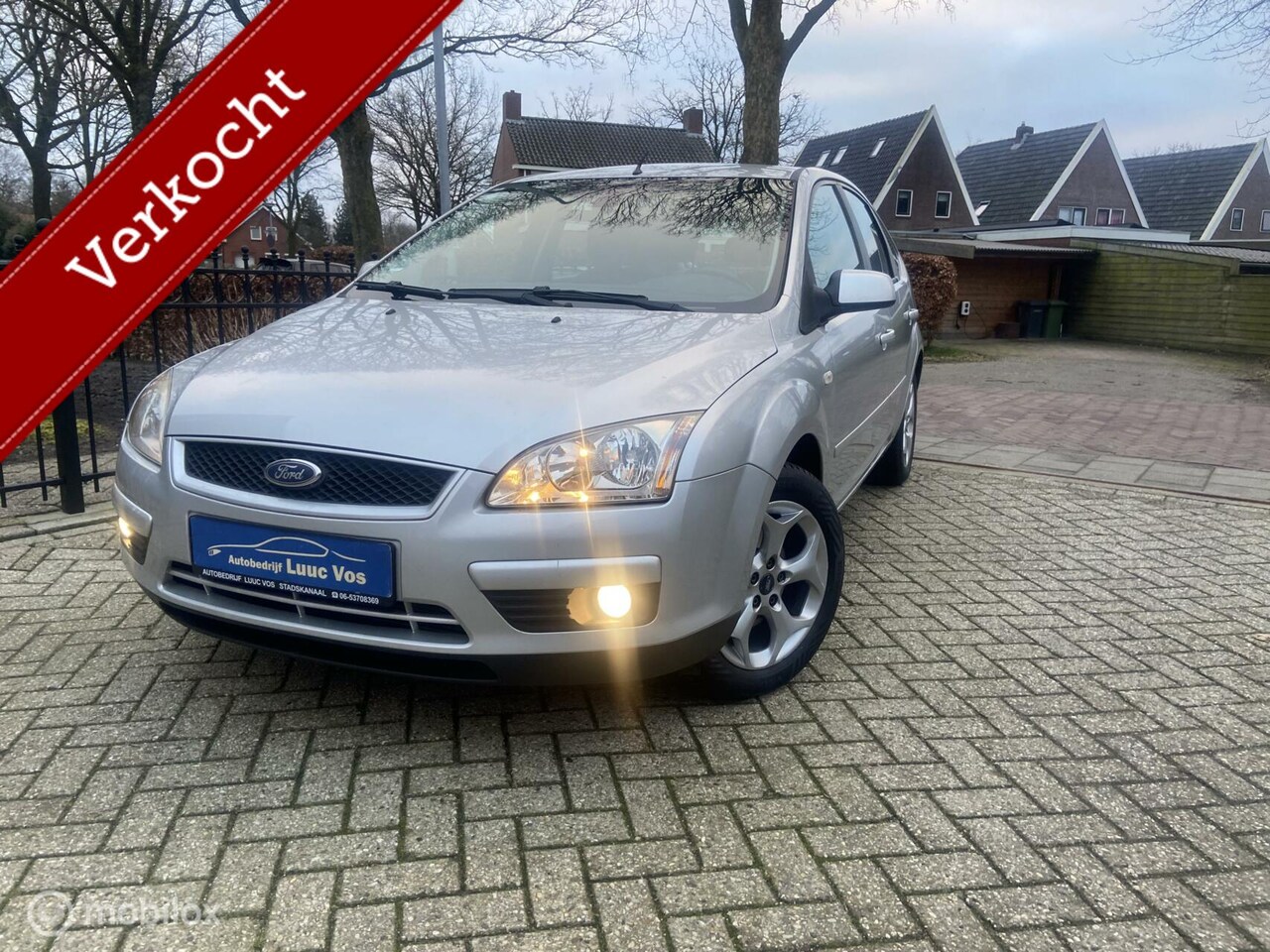 Ford Focus - 1.6-16V Ghia 1.6-16V Ghia - AutoWereld.nl