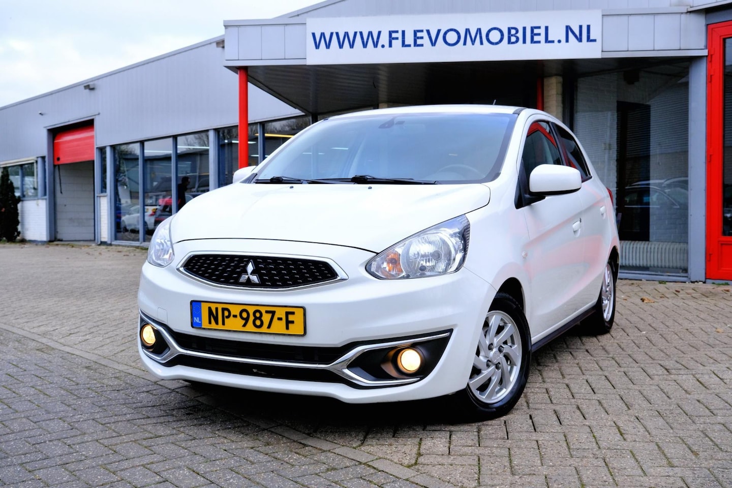 Mitsubishi Space Star - 1.0 Intense 5-drs Airco|LMV - AutoWereld.nl