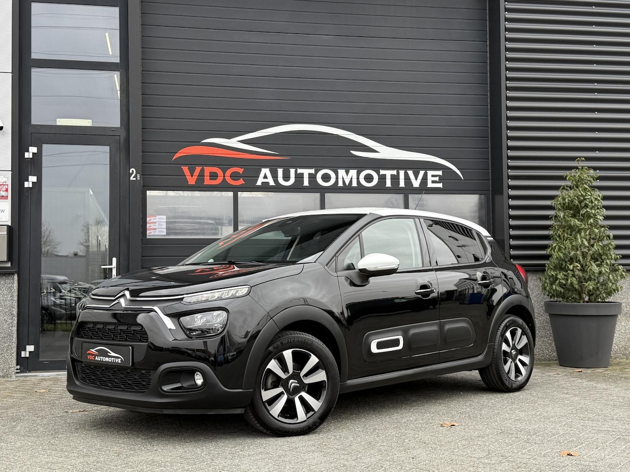 Citroën C3 - 1.2 Automaat Keyless | Carplay | Privacyglas | Two Tone | LED | Automaat | BTW Auto - AutoWereld.nl