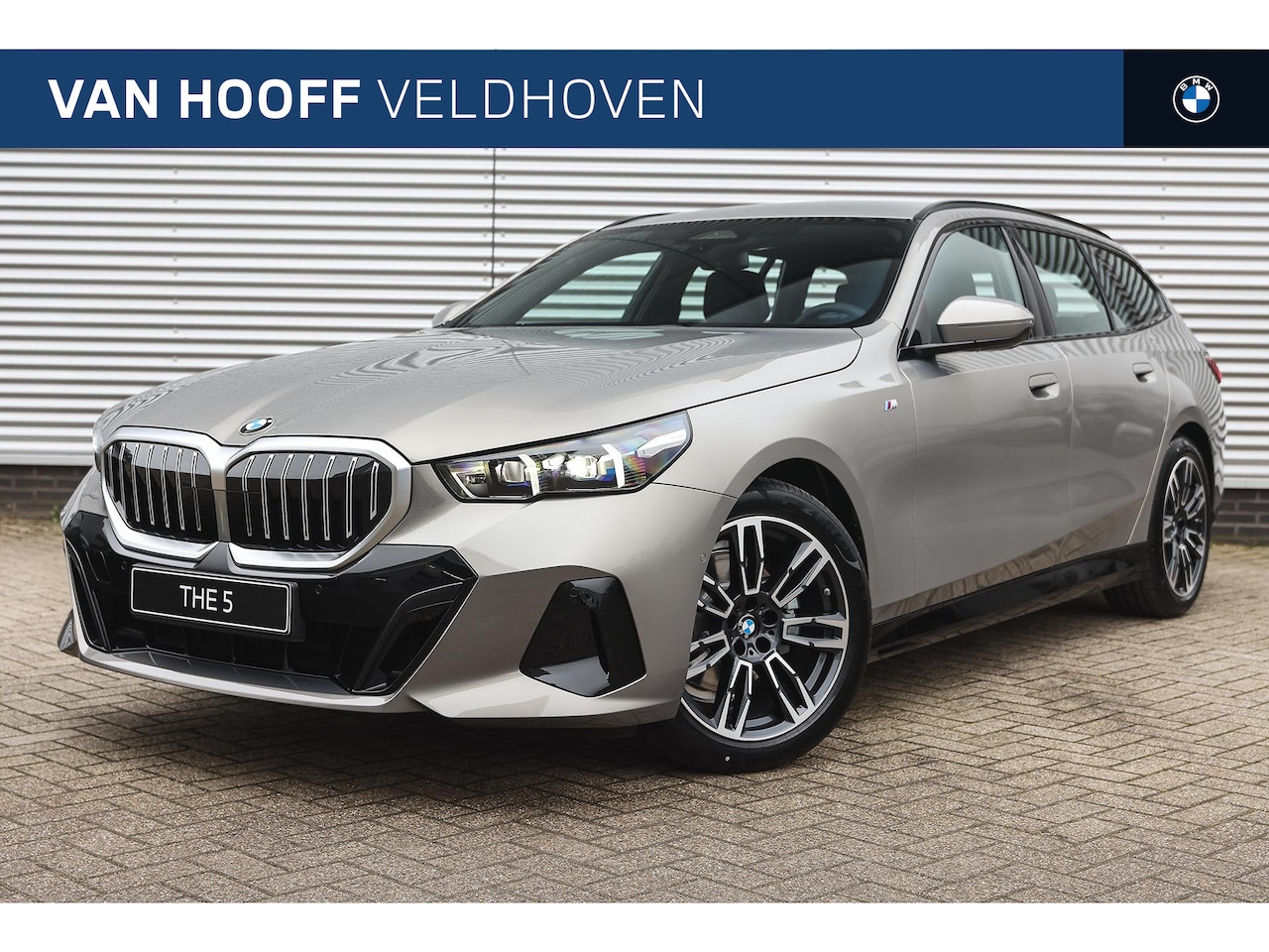 BMW 5-serie Touring - 520i M Sport Automaat / Adaptieve LED / M Sportonderstel / Parking Assistant / Stoelverwar - AutoWereld.nl