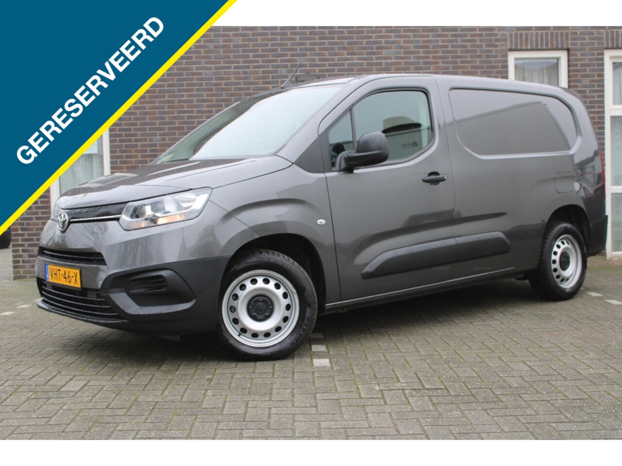 Toyota ProAce City - 1.2 Cool Comf. Long-airco-BENZINE-trekhaak - AutoWereld.nl