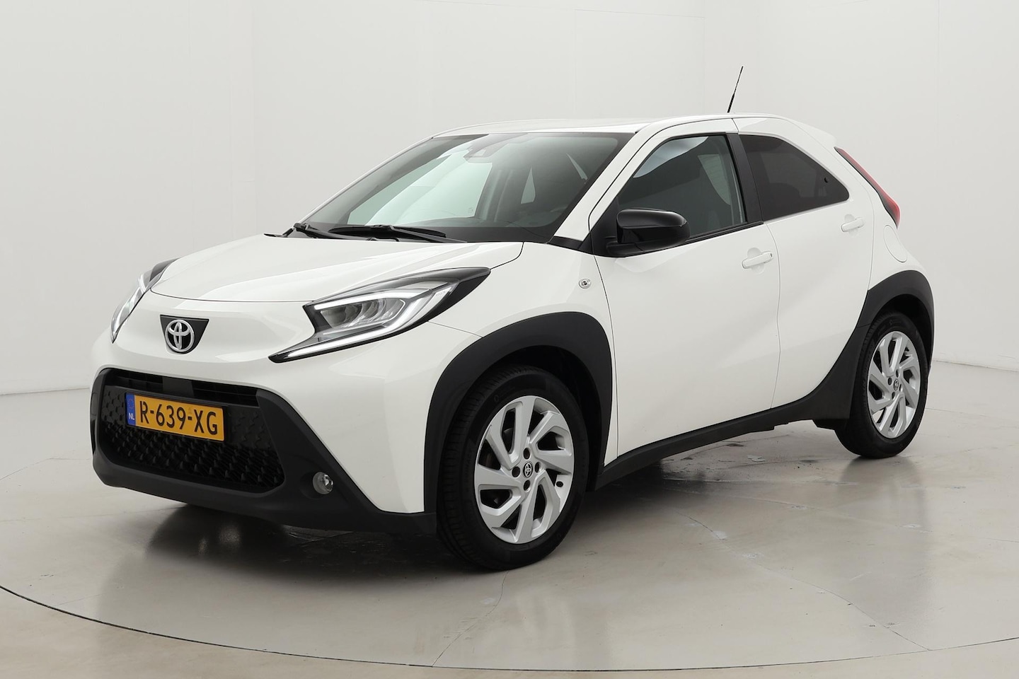 Toyota Aygo X - 1.0 VVT-i S-CVT first | Apple Carplay / Android Auto - AutoWereld.nl