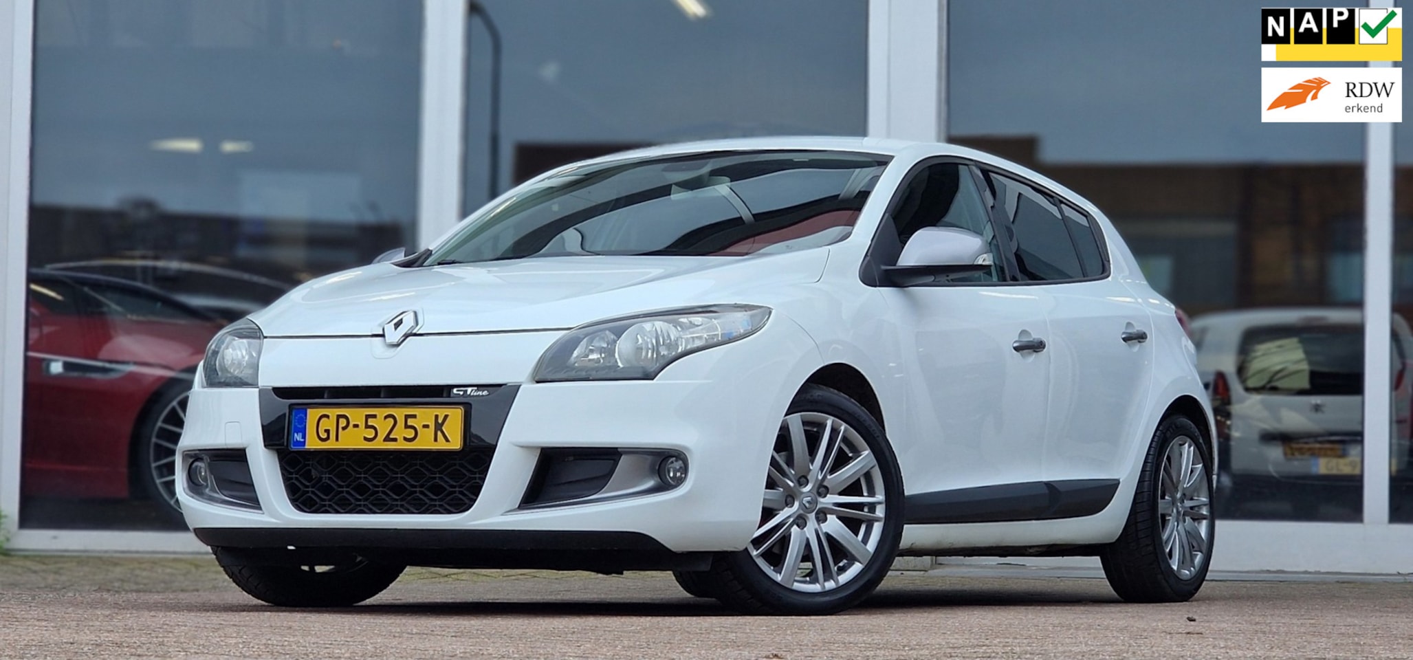 Renault Mégane - 1.4 TCe GT-Line Lederen Bekleding LM''17 Parkeersensoren Achter Mooi - AutoWereld.nl