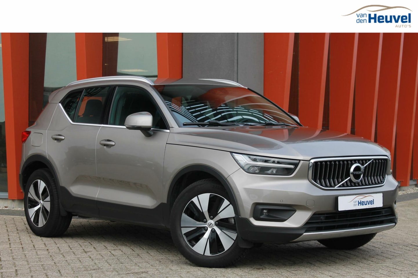 Volvo XC40 - T4 Recharge Inscription Expression | Parkeercamera | Trekhaak | Keyless - AutoWereld.nl