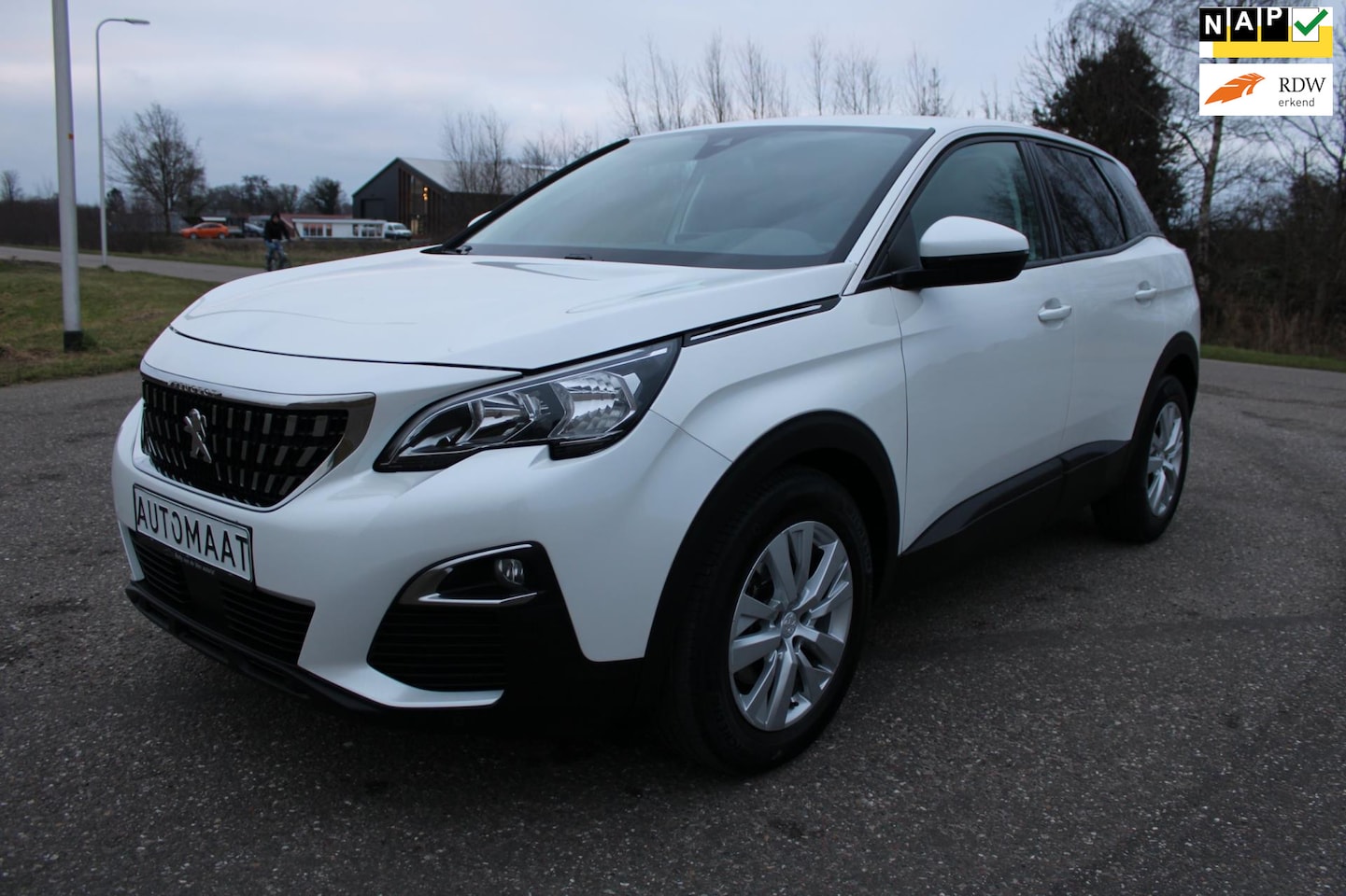 Peugeot 3008 - 1.2 LIMITED EDITION AUTOMAAT NIEUWE BANDEN ALL-SEASON - AutoWereld.nl