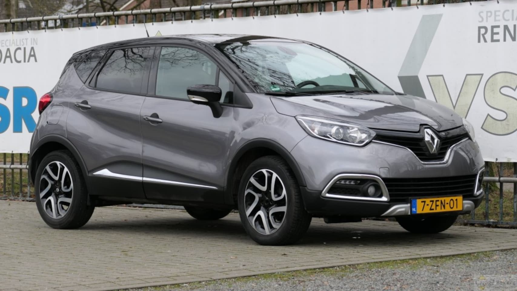 Renault Captur - TCe 90 Helly Hansen - AutoWereld.nl