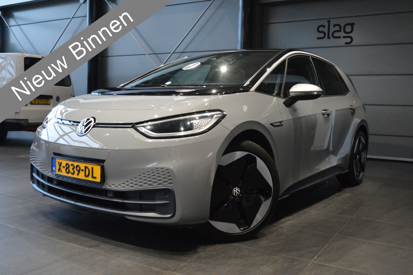 Volkswagen ID.3 - First Plus navi pano head up keyless camera 20 inch !! - AutoWereld.nl