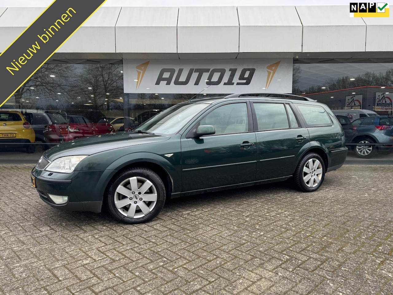 Ford Mondeo Wagon - 2.0-16V First Edition 2.0-16V First Edition - AutoWereld.nl