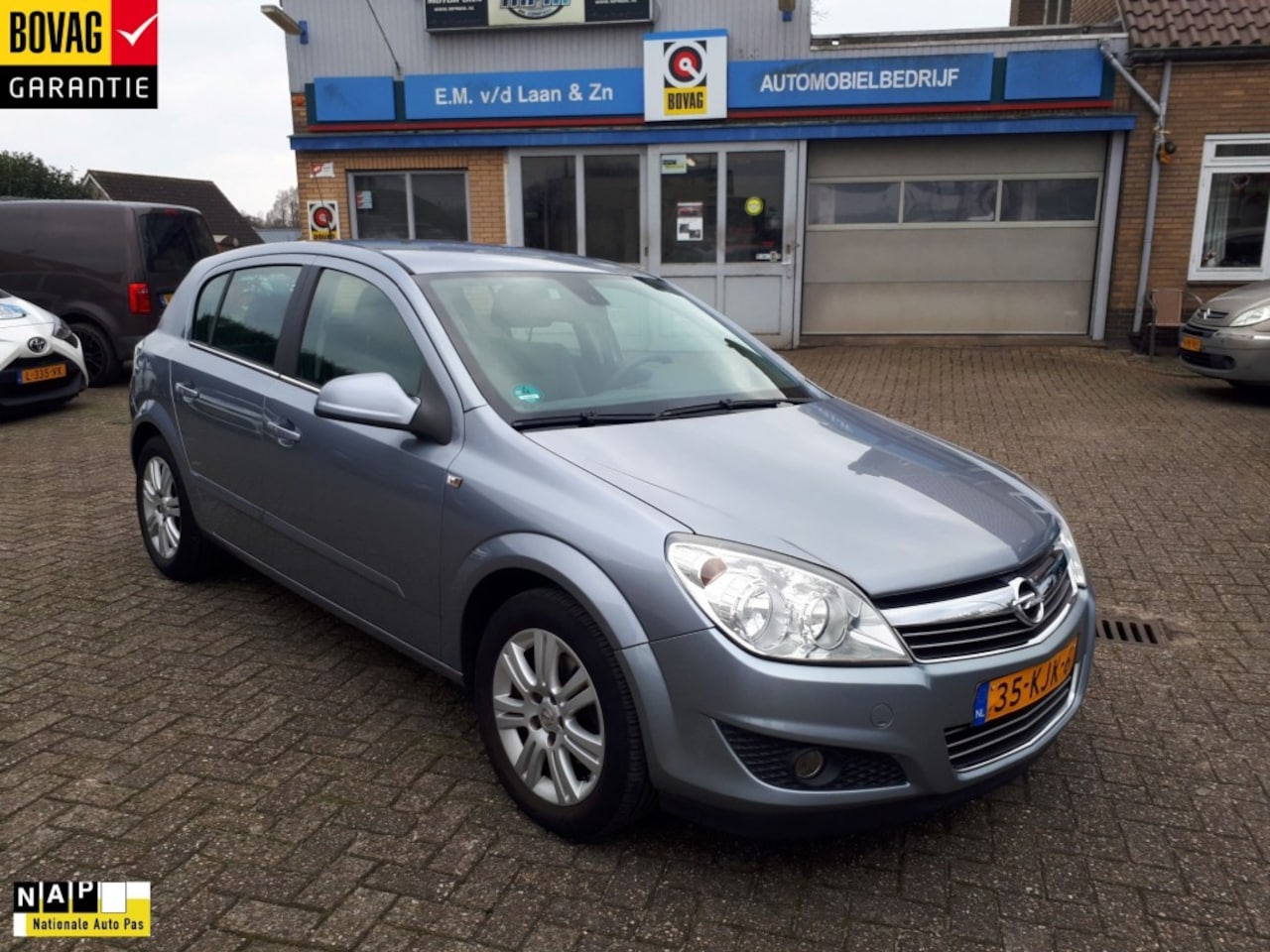 Opel Astra - 1.6 Cosmo AIRCO ECC/LEDER/LMV/PDC/NAVI/TREKHAAK/CRUISE/RADIO CD - AutoWereld.nl