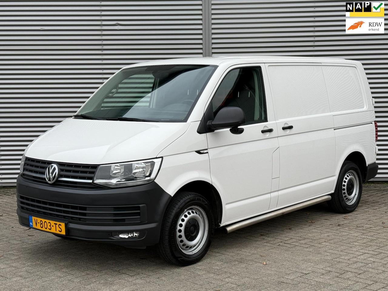 Volkswagen Transporter - 2.0 TDI L1H1 Highline Airco/ 2x schuif/ Navi/ Cruise/ PDC/ - AutoWereld.nl