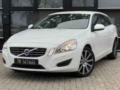 Volvo V60 - 1.6 T3 Summum Navi Xenon 18 Inch Garantie