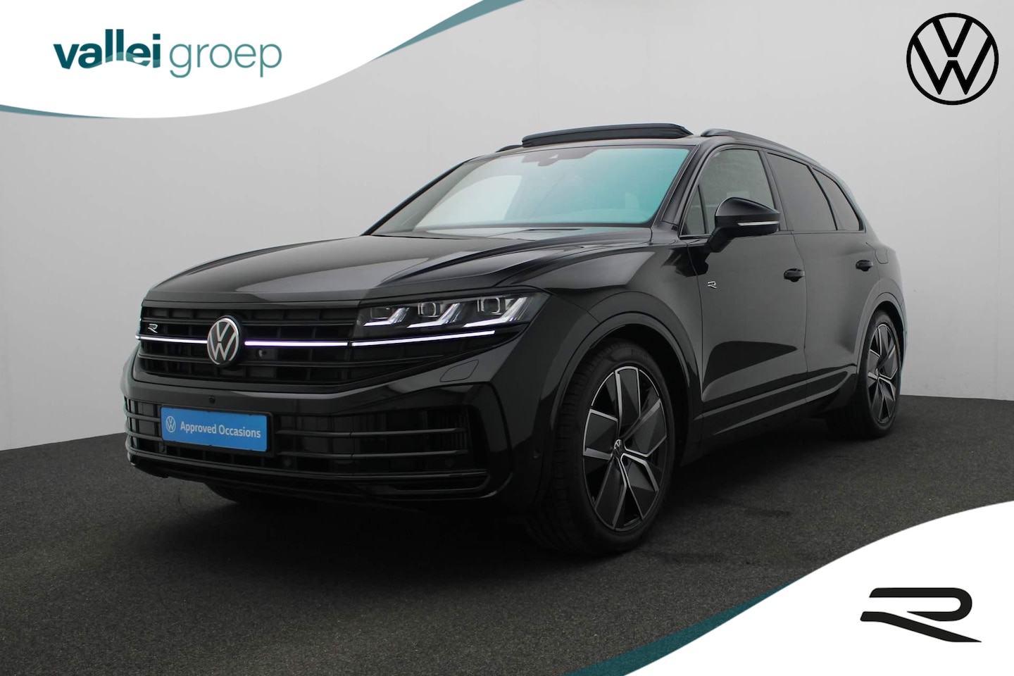 Volkswagen Touareg - 3.0 TSi 462PK tiptronic eHybrid 4MOTION R | Pano | Luchtvering | Trekhaak | Adaptief onder - AutoWereld.nl