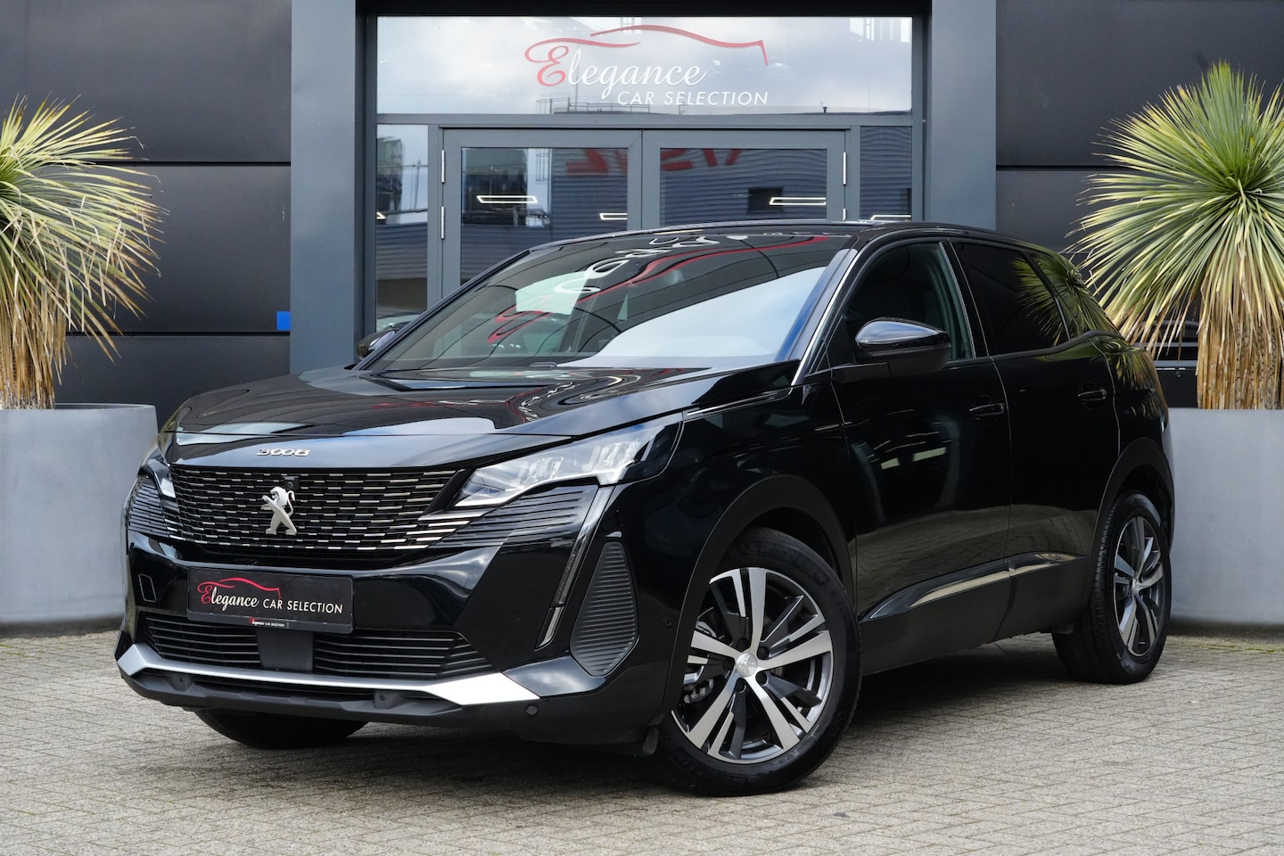 Peugeot 3008 - 1.2 Hybrid 136 Allure Pack Business 136pk Navigatie/Stoelverwarming/Camera - AutoWereld.nl