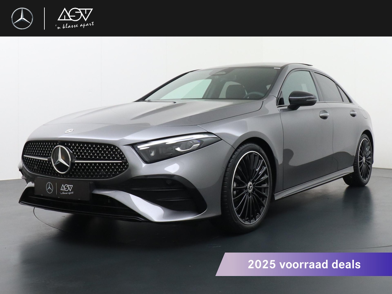 Mercedes-Benz A-klasse - 180 Star Edition AMG Line | Panorama - Schuifdak | Trekhaak Wegklapbaar | Achteruitrijcame - AutoWereld.nl