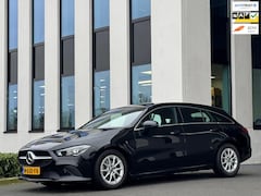 Mercedes-Benz CLA-klasse Shooting Brake - 180 Business Solution, luxe uitvoering, achteruitrijcamera, 1 e eigenaar, nl auto