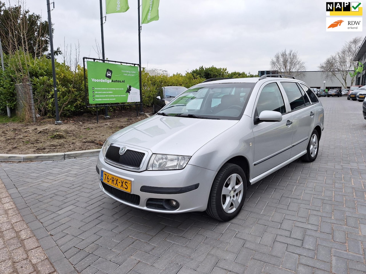 Skoda Fabia Combi - 1.4-16V Elegance / Nette auto / APK feb 2026 - AutoWereld.nl