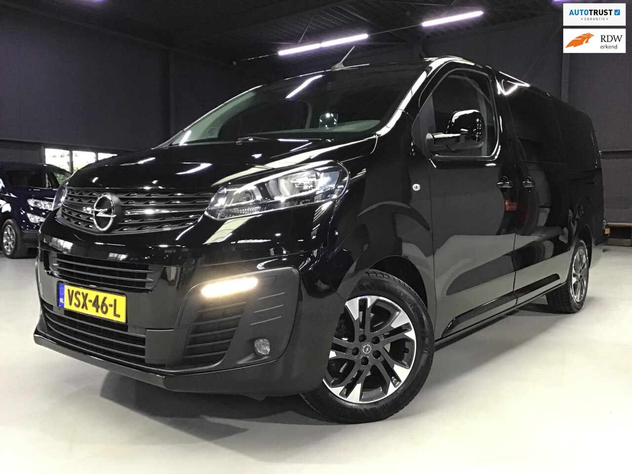 Opel Vivaro - 2.0 CDTI L3H1 DC Selection I 2x Schuifdeur I Navi I Trekhaak I HU I Led I Clima I Cruise I - AutoWereld.nl