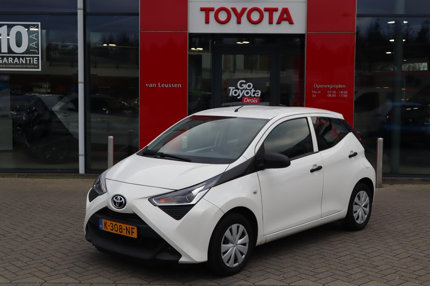 Toyota Aygo X - X-FUN 5-DEURS AIRCO EL-RAMEN USB DAB+ AUDIO-STUURWIELBEDIENING NL-AUTO - AutoWereld.nl