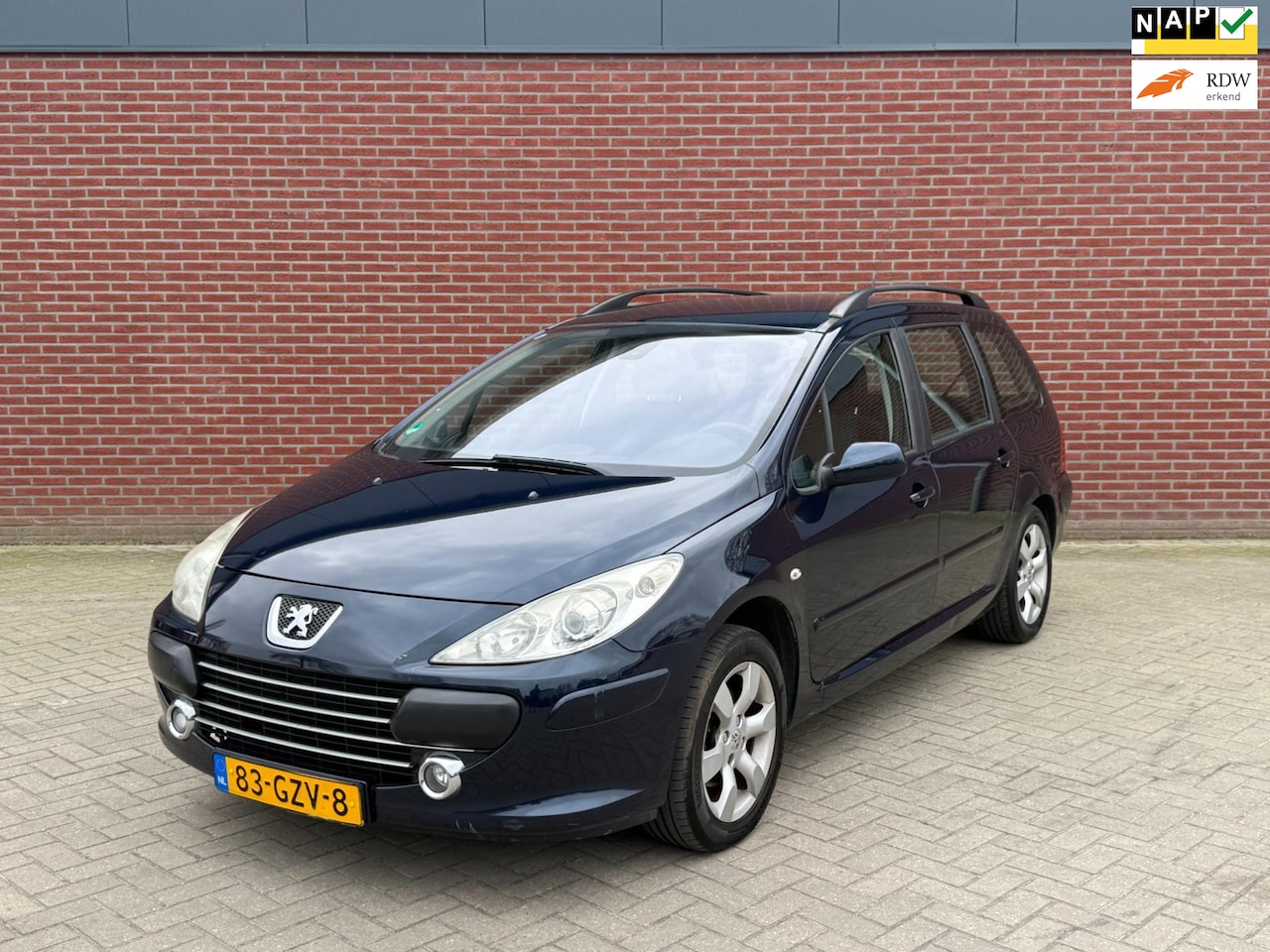 Peugeot 307 Break - 2.0-16V Premium NAP / Airco / Trekhaak - AutoWereld.nl