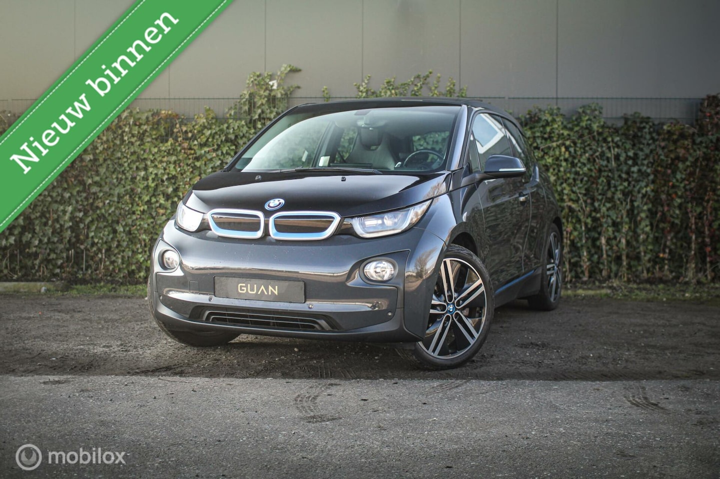 BMW i3 - Basis Comfort 22 kWh | Glasdak | Led | NAP | - AutoWereld.nl