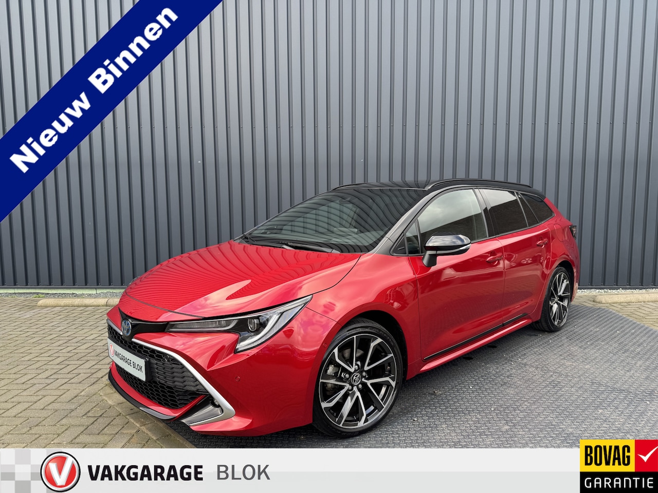 Toyota Corolla Touring Sports - 2.0 Hybrid Executive / Bi tone | Emotional RED | Pano schuif- kantel dak | JBL | Head-up | - AutoWereld.nl