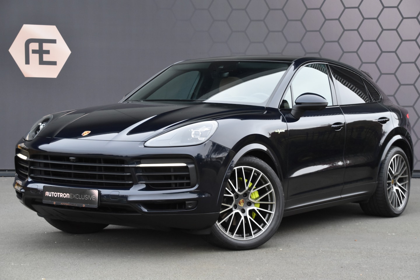 Porsche Cayenne Coupé - 3.0 E-Hybrid | ACHTERASBESTURING | BOSE | DAB | ADAPTIVE LUCHTVERING | SFEERVERLICHTING | - AutoWereld.nl