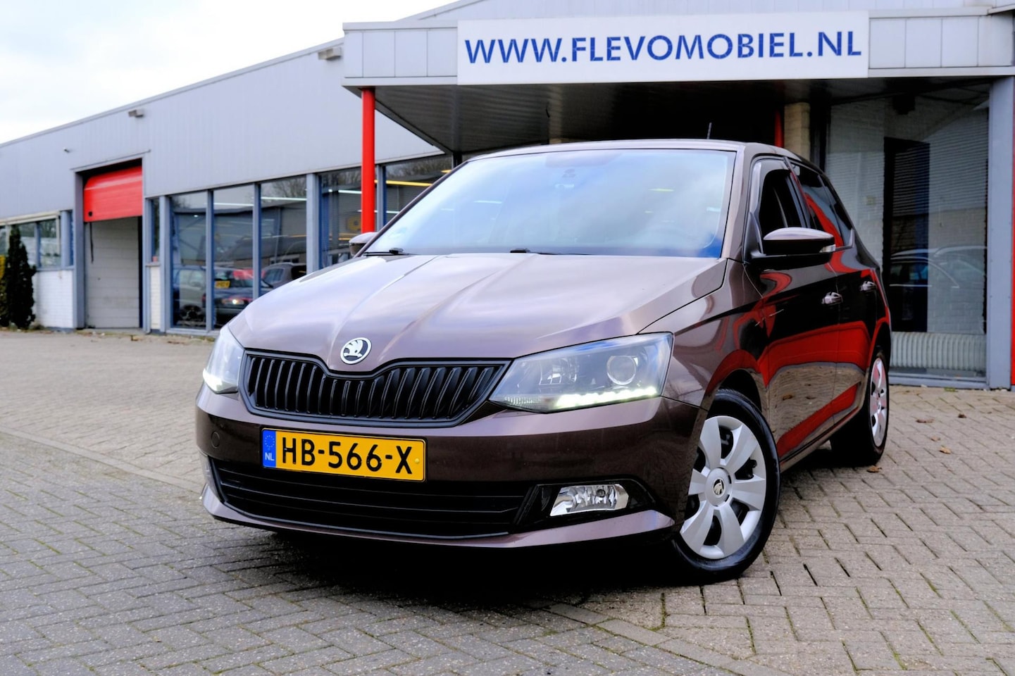 Skoda Fabia - 1.0 Sprint 5-drs Airco|LED dagrij - AutoWereld.nl