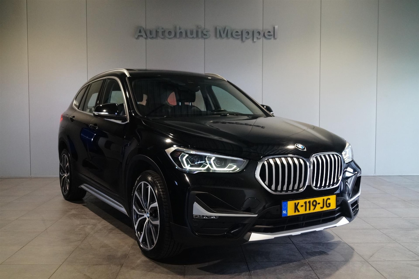 BMW X1 - Sdrive20i Automaat Facelift | LED | HUD | Panorama | Navi-Pro | - AutoWereld.nl