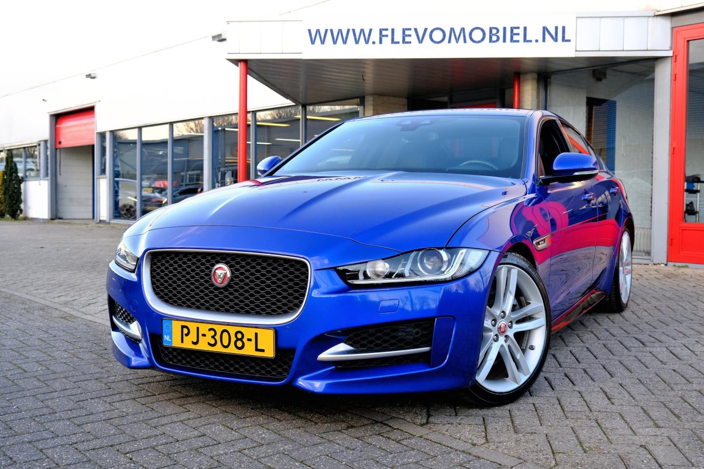 Jaguar XE - 2.0 D 163pk Portfolio Aut. Xenon|Half Leder|Navi|Clima|LMV - AutoWereld.nl