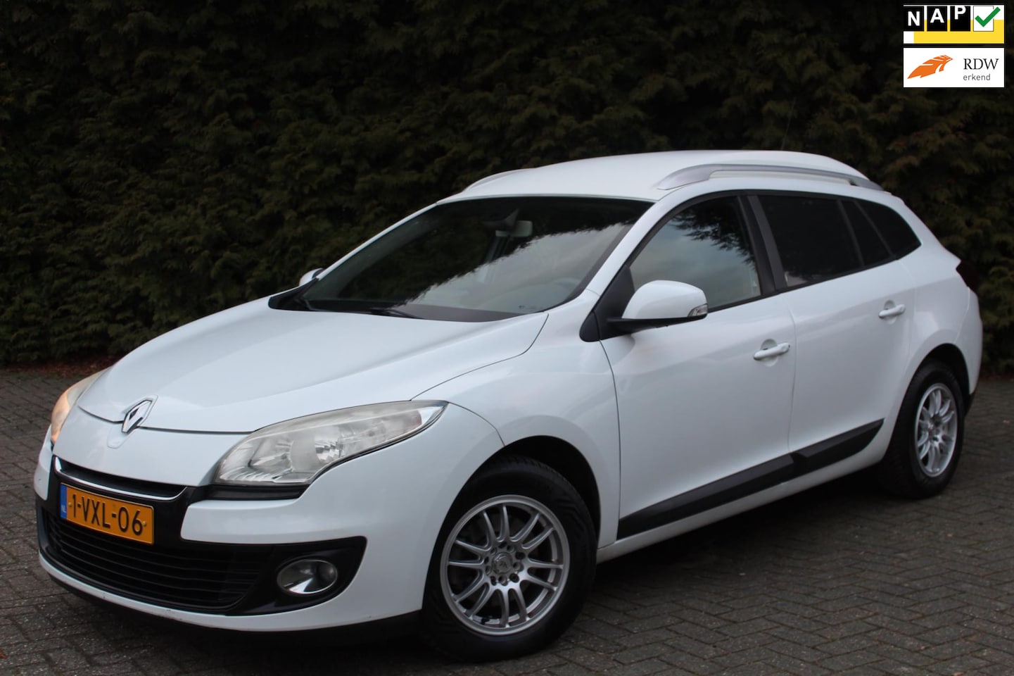 Renault Mégane - 1.5 dCi Expression S&S 110PK | Airco | Cruise Control | PDC | NAVIGATIE | Trekhaak - AutoWereld.nl