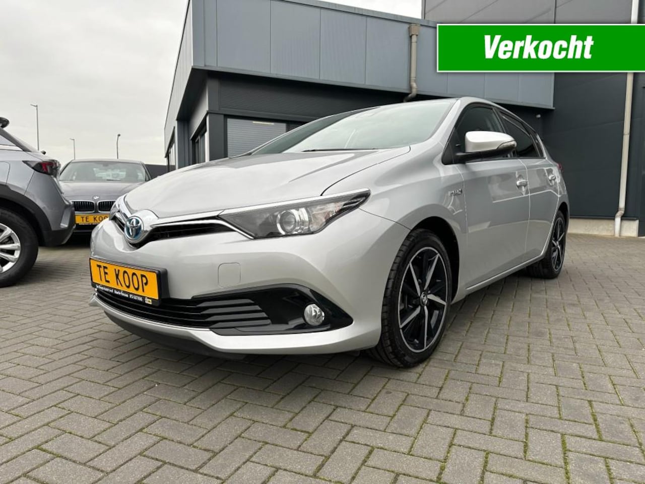 Toyota Auris - 1.8 Hybrid Aut. ComfortPack Navi Camera - AutoWereld.nl