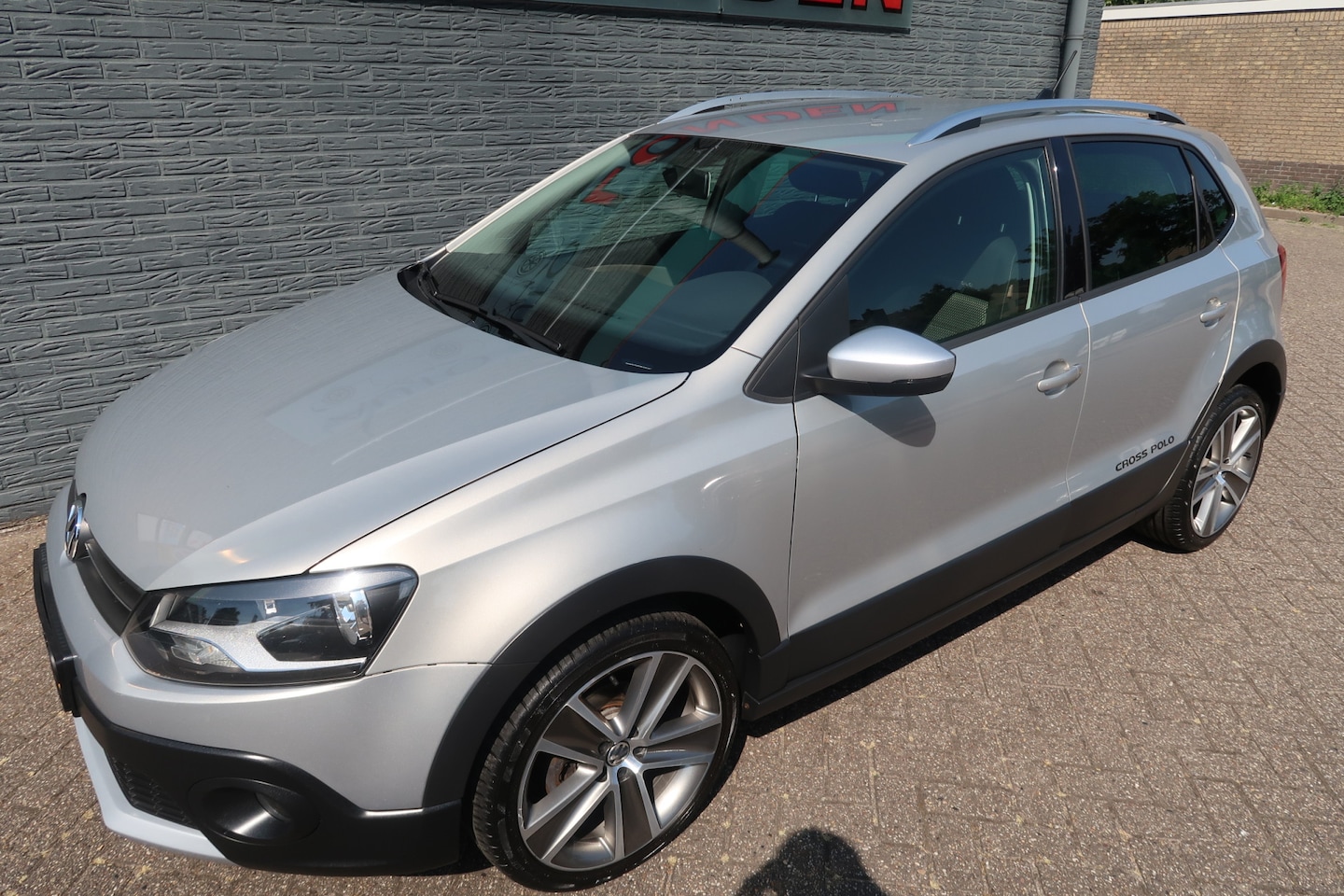 Volkswagen Polo - 1.2 TSI Cross incl JAAR BOVAG GARANTIE volledig dealer onderhouden - AutoWereld.nl