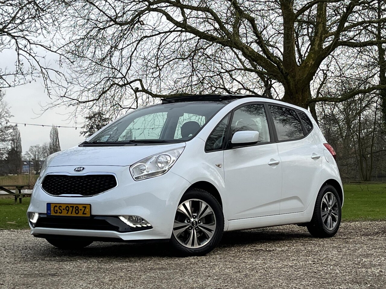 Kia Venga - Automaat, Schuifdak, Navi, Camera, 1/2 Leer - AutoWereld.nl