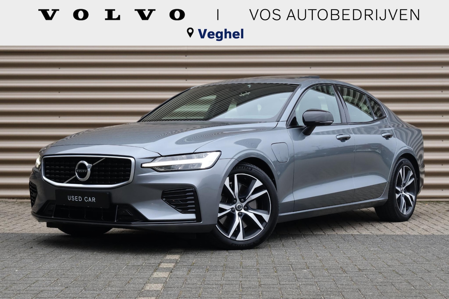 Volvo S60 - 2.0 T8 AWD Twin Engine R-Design | Schuifdak | Pilot assist - AutoWereld.nl