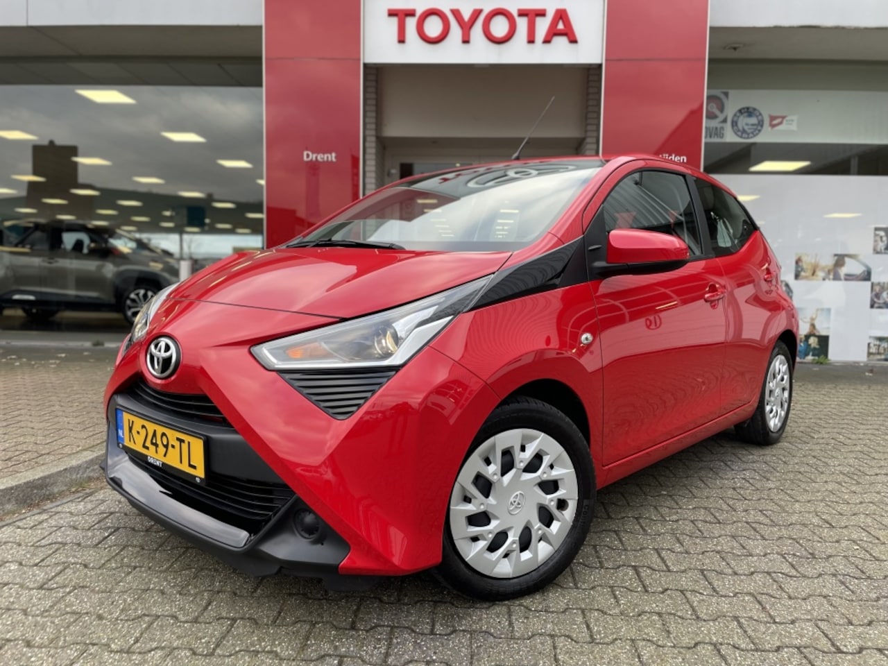 Toyota Aygo - 1.0 VVT-i x-play | Airco | Android auto carplay | Elektr - AutoWereld.nl