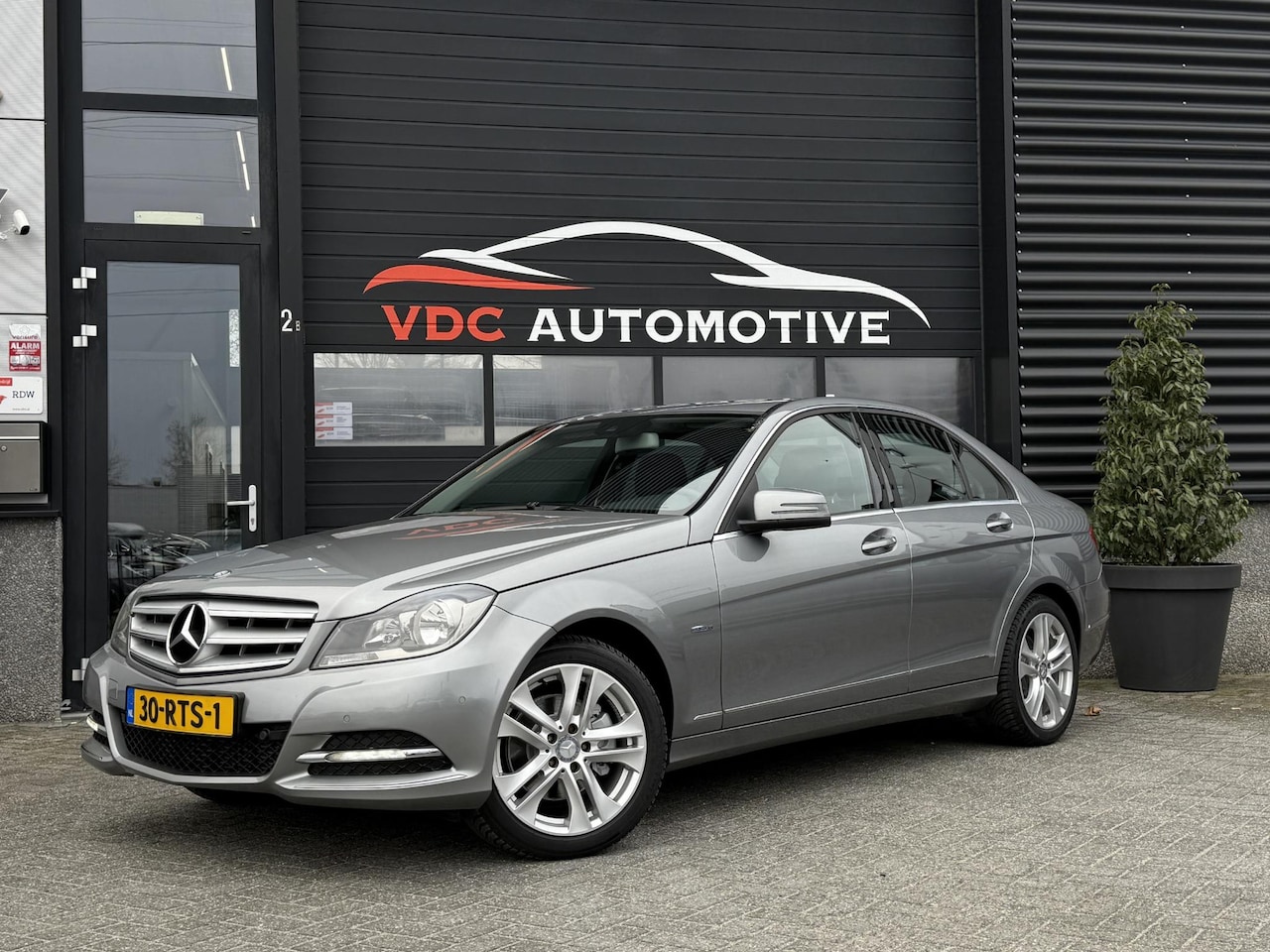 Mercedes-Benz C-klasse - 200 Avantgarde Facelift | 1e Eigenaar | Parkeersensoren | Dealer Onderhouden | Comand | Ai - AutoWereld.nl